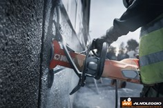 Mototroncatrice automatica - Perfetta per il taglio rasomuro vicino a pareti, garantendo un lavoro efficiente. 