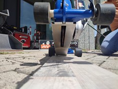 Zona di applicazione: per segare superfici in parquet e materiale in legno prima del distacco con le macchine Stripper