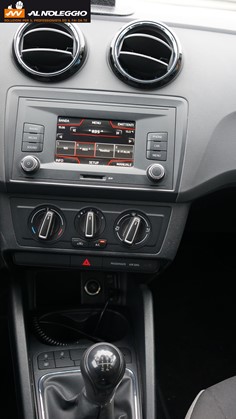 Auto utilitaria spaziosa 