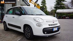 Fiat 500L bianca vista anteriore 