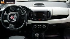 Fiat 500L bianca pneumatico 