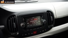 Fiat 500L bianca volante 