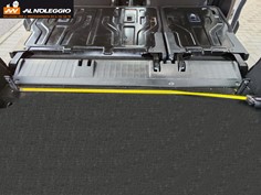 Opel Combo bianco vista laterale destra 
