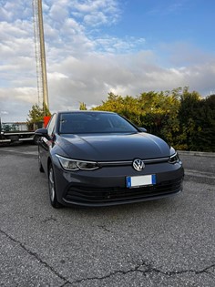 volkswagen golf fronte 