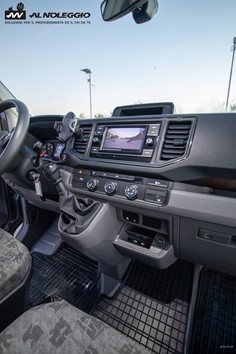 Carro attrezzi con aria condizionata e comfort elevato 