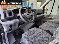 Carroattrezzi con aria condizionata e sedile comfort molleggiato 