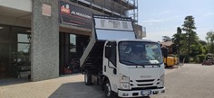 Furgone trilaterale compatto con dimensioni esterne 3400x1950 mm 
