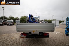 Furgone MAN TGE con gru 3.6 e stabilizzatori manuali 