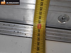 Furgone Nissan NT400 container sponda - Interno vano carico con illuminazione 