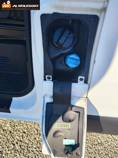 Nissan NV300 con motore diesel da 1.598 cm³ 