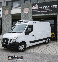 Furgone frigo noleggio lato  