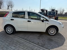 Auto con capacità di traino fino a 1000 kg 