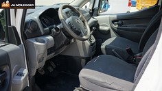 Nissan NV200 con dimensioni compatte 4400 x 1695 mm 