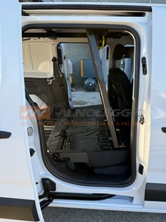 Cruscotto Opel Combo con volante multifunzionale e Bluetooth 