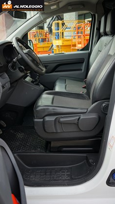 Opel Vivaro Enjoy - Logo Opel 