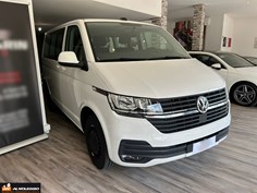 Bagagliaio del Minibus 9 posti Volkswagen Caravelle 