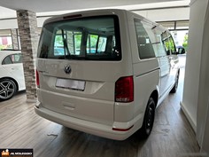 Cruscotto del Minibus 9 posti Volkswagen Caravelle con cambio manuale 