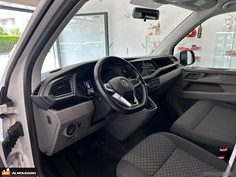 Fari anteriori del Minibus 9 posti Volkswagen Caravelle 
