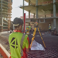 Laser per livellamento cantiere 