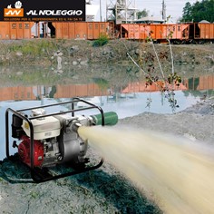 Motopompa per acque nere con capacità fino a 1200 litri al minuto e sistema antivibrazione 