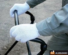 Piastra vibrante 74kg: facile da usare e versatile La piastra vibrante 74kg è facile da usare e versatile. Può essere utilizzata per una vasta gamma di applicazioni, tra cui la compattazione di superfici asfaltate, sabbia e ghiaia, oltre che per il livellamento del suolo.
