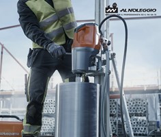 Carotatrice DM 700 compatta con dimensioni ridotte e peso di 14 kg 