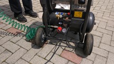 Lancia in lavorazione pavimento 