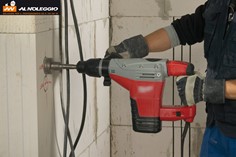 Martello demolitore con impugnatura supplementare AVS 