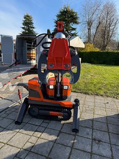 Attrezzature annesse: martello demolitore e pinza demolitrice ad alta potenza 