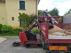 Dingo con Benna Toro TX-525 - Noleggio Motta di Livenza Affitta il Dingo Diesel con Benna Toro TX-525 per lavori potenti a Motta di Livenza. Con potenza idraulica sorprendente e comandi semplici.