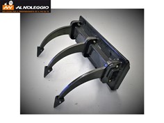 Dingo con scarificatore ideale per giardinaggio e agricoltura 