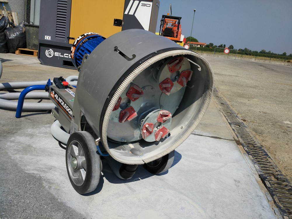 Levigatrice per pavimenti a noleggio (Treviso) per pavimenti industriali