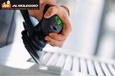 Levigatrice orbitale con sistema di aspirazione per superfici pulite 