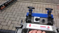 Raschiatrice con regolazione della velocità 