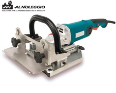 Rifilatrice per taglio telai di finestre in legno 
