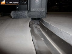 Scanalatore a noleggio per tracce larghe fino a 50 mm su cemento e muratura 