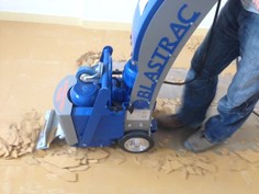 Stripper ergonomico per pavimenti industriali 