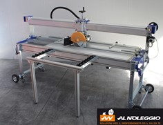 Tagliapiastrelle 200cm - Noleggio attrezzature a Milano Affitta una tagliapiastrelle da 200 cm a Milano. Taglia piastrelle, marmo e granito con facilità.