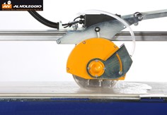Taglierina ad acqua con motore 1500 W e raffreddamento ad immersione 
