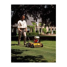 Arieggiatore professionale per prato 