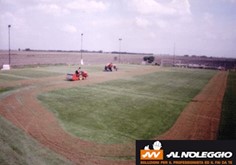 D-110 Ariaggiatore - Spostamento Facile del Motore - Noleggio Confortevole Noleggia il D-110 Ariaggiatore e sposta il motore senza spegnerlo. Alza e abbassa facilmente con la leva lunga.