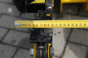Scavatrice con larghezza di scavo di 10 cm e profondità fino a 35 cm 