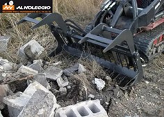 Pinza idraulica per scavare e rimuovere detriti difficili 