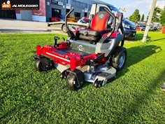Rasaerba a batteria professionale - Piatto in acciaio lavorato da 132cm e triplo motore da 1,8kW 