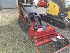 Fresa Interra Sassi Toro TX-525 - Noleggio Venezia Noleggia la Fresa Interra Sassi Toro TX-525 per progetti di fresatura a Venezia. Potenza Diesel e trasmissione a cingoli per la massima efficienza.