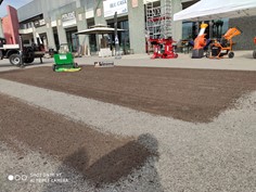Spandisabbia con struttura robusta per uso professionale 