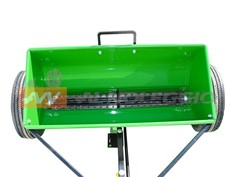 Seminatrice con ruote pneumatiche da 33 cm per terreni di primo impianto 