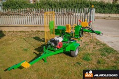 Spaccalegna con attacco a palla e maniglia per spostamento con Quad o vetture 