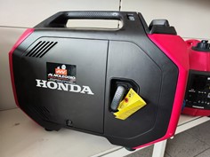 Generatore monofase a benzina da 3.200 W con tensione stabile a 230V 