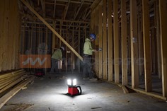 Luce LED da cantiere con temperatura colore di 4.000 K 